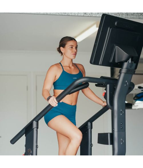 Escaladora STEPR PRO+ con Pantalla Táctil HD de 27”