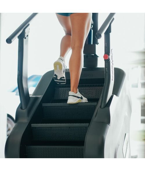 Escaladora STEPR PRO+ con Pantalla Táctil HD de 27”